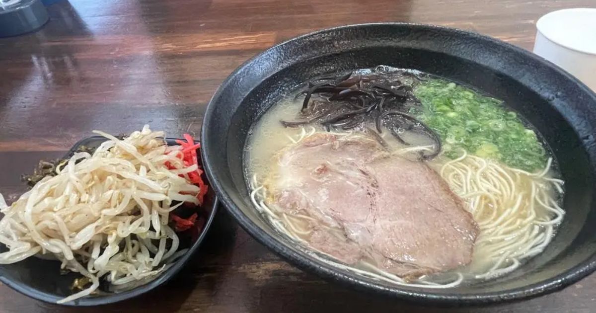 【中古】 ご当地ラーメン誕生物語/ホーム社（千代田区）/小泉ヤスヒロ 中古】 ご当地ラーメン誕生物語/ホーム社（千代田区）/小泉
