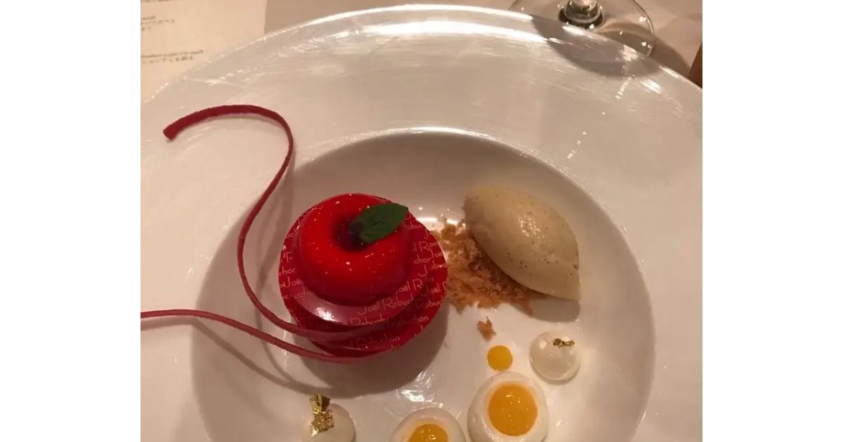 人気を誇る Joel Robuchon（ジョエル・ロブション）（恵比寿/フランス料理 洋書