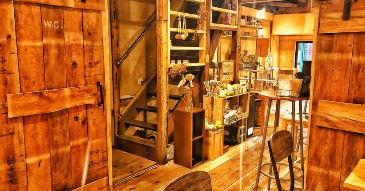 ヴィンテージ レトロ ゴールド ガレージ カフェ ミッドセンチュリー ロカビリー カービィカフェ」がついに大阪・心斎橋に常設店をオープン