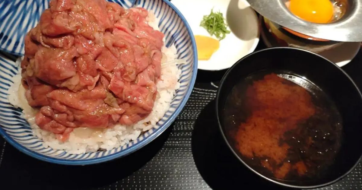 間借り 元祖レア牛丼 頂（大須・上前津/牛丼） - Retty（レッティ）