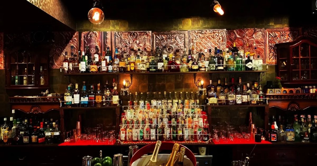 サカキ　バーカウンター Osaka Cocktail Library Akashic Records（オオサカ カクテル ライブ